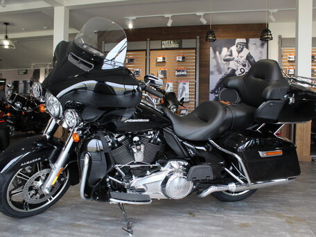 2018 Harley-Davidson Ultra Limited, чёрный, 1990000 рублей, вид 1