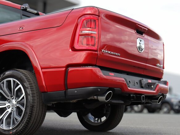2026 Ram 1500 Crew Cab V Рестайлинг, красный, 12590000 рублей - вид 13