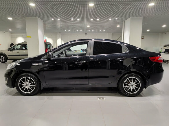 2013 Kia Rio 4-speed III, чёрный, 870000 рублей - вид 7