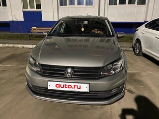 2018 Volkswagen Polo V Рестайлинг, серый, 1370000 рублей, вид 2