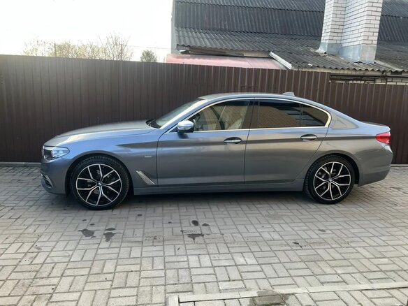 2017 BMW 5 серии 520d xDrive VII (G30/G31/G38), серый, 3300000 рублей - вид 10