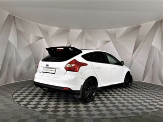 2013 Ford Focus III, белый, 585000 рублей, вид 2