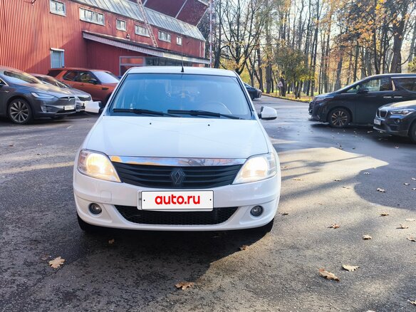 2010 Renault Logan I Рестайлинг, белый, 570000 рублей - вид 3