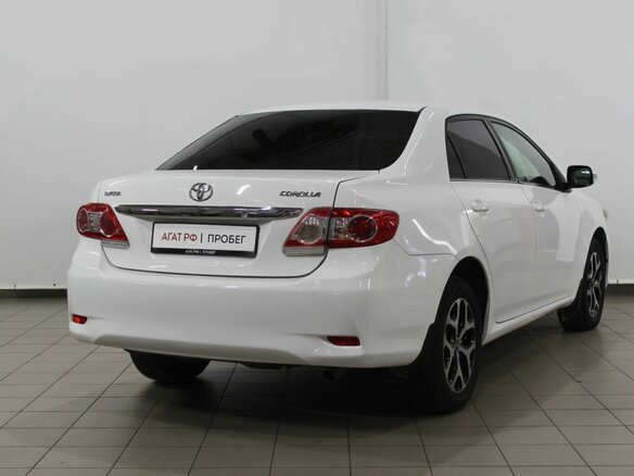 2012 Toyota Corolla X (E140, E150) Рестайлинг, белый, 1150000 рублей - вид 5