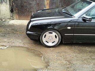 1996 Mercedes-Benz E-Класс 280 II (W210, S210), чёрный, 1000000 рублей, вид 4