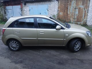 2011 Kia Rio II Рестайлинг, бежевый, 560000 рублей, вид 4