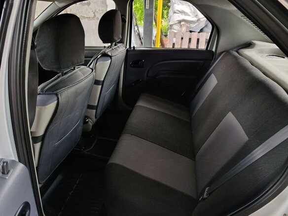 2006 Dacia Logan I, серебристый, 320000 рублей - вид 8