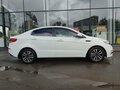 2015 Kia Rio III Рестайлинг, белый - вид 3