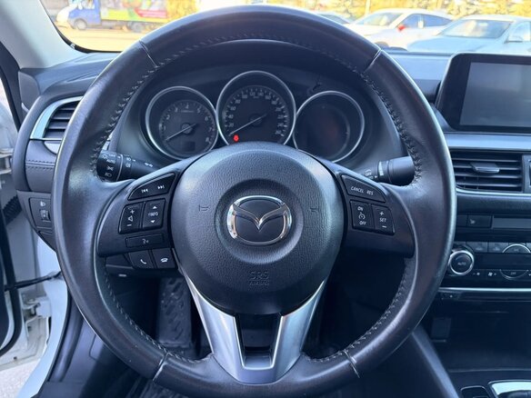 2015 Mazda 6 III (GJ) Рестайлинг, белый, 1750000 рублей - вид 17