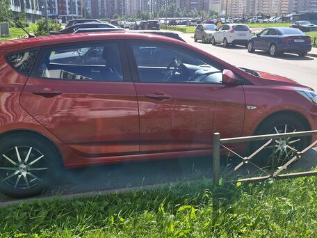 2011 Hyundai Solaris I, красный, 950000 рублей, вид 2