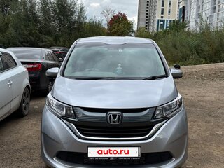 2019 Honda Freed+ II, серебристый, 1800000 рублей, вид 2