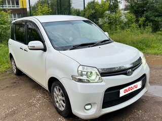 2011 Toyota Sienta I Рестайлинг 2, белый, 710000 рублей, вид 3