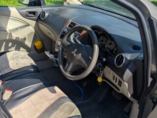 2002 Mitsubishi Colt VI (Z20/Z30), серый, 250000 рублей, вид 3