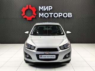 2014 Chevrolet Aveo II, серебристый, 599000 рублей, вид 2