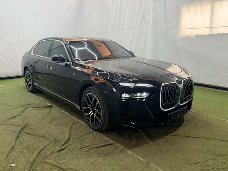 2025 BMW 7 серии 740d xDrive VII (G70), чёрный, 14190000 рублей, вид 4