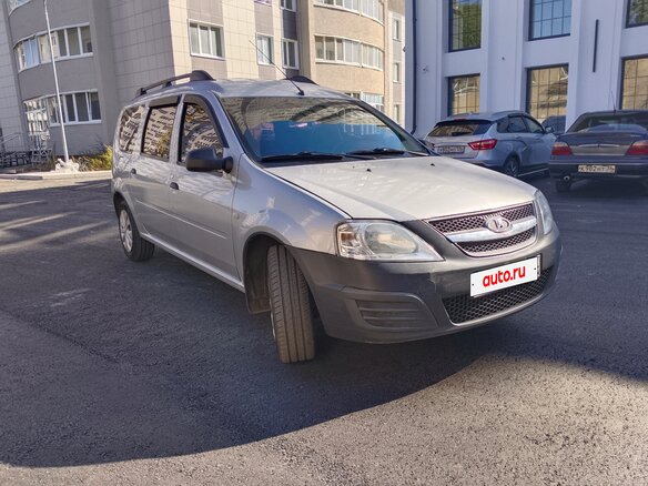 2014 Lada (ВАЗ) Largus I, серебристый, 580000 рублей