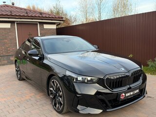 2026 BMW 5 серии 520d xDrive VIII (G60/G61/G68), чёрный, 9300000 рублей, вид 3