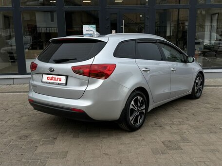2018 Kia Ceed II Рестайлинг, серебристый, 1550000 рублей, вид 3
