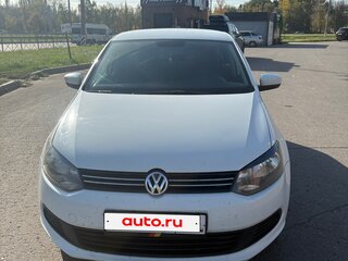 2014 Volkswagen Polo V, белый, 715000 рублей, вид 3