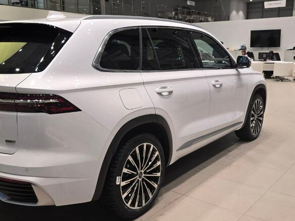 2025 Geely Monjaro, белый - вид 1