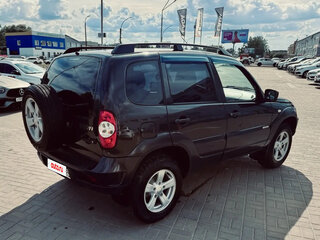 2016 Chevrolet Niva I Рестайлинг, коричневый, 700000 рублей, вид 4