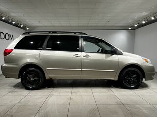 2004 Toyota Sienna II, жёлтый, 899000 рублей, вид 4