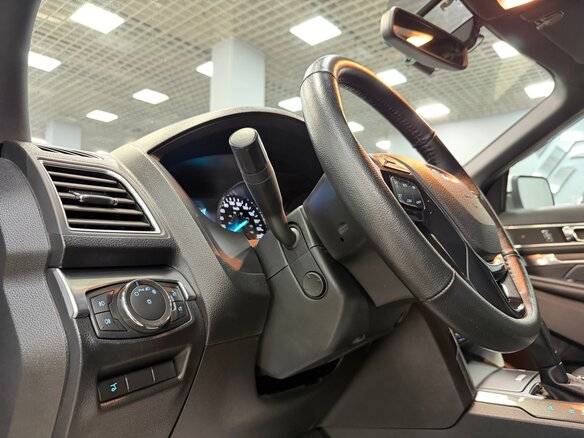 2018 Ford Explorer V Рестайлинг, белый, 3150000 рублей - вид 38