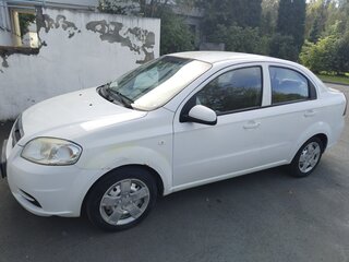 2011 Chevrolet Aveo I Рестайлинг, белый, 300000 рублей, вид 2