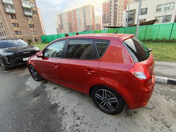 2011 Kia Ceed I Рестайлинг, красный, 750000 рублей - вид 4