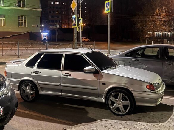 2005 Lada (ВАЗ) 2115, серебристый, 220000 рублей - вид 4