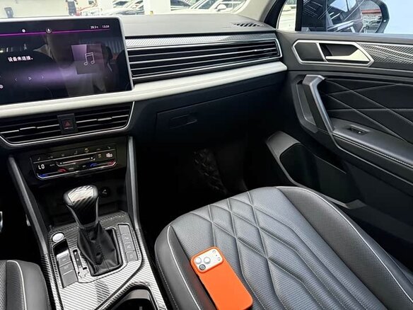 2022 Volkswagen Tiguan II Рестайлинг, чёрный, 2550111 рублей - вид 21