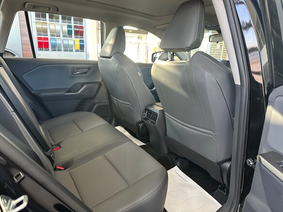 2026 Toyota RAV4 VI (XA60), чёрный, 4020000 рублей - вид 11