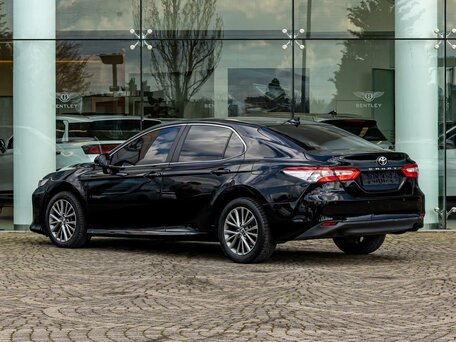 2021 Toyota Camry VIII (XV70) Рестайлинг, чёрный, 2795000 рублей, вид 4