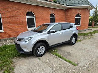 2013 Toyota RAV4 IV (XA40), серебристый, 1550000 рублей, вид 1