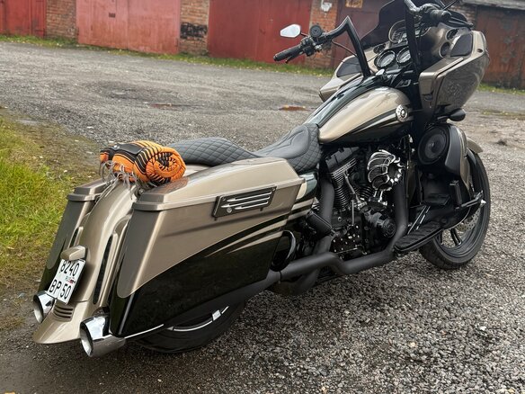 2013 Harley-Davidson CVO Road Glide, золотистый, 1200000 рублей - вид 5