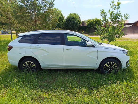 2024 Lada (ВАЗ) Vesta SW I Рестайлинг (NG), белый, 1450000 рублей - вид 3