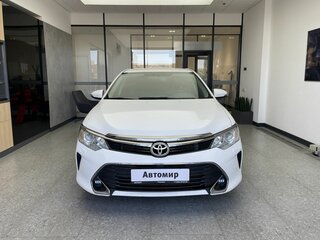 2017 Toyota Camry VII (XV50) Рестайлинг 2, белый, 1800000 рублей, вид 2