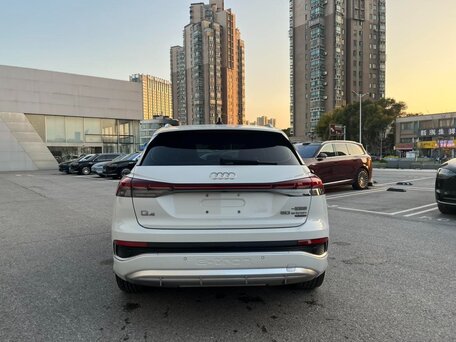 2024 Audi Q4 e-tron 50 quattro I, белый, 4790200 рублей, вид 4
