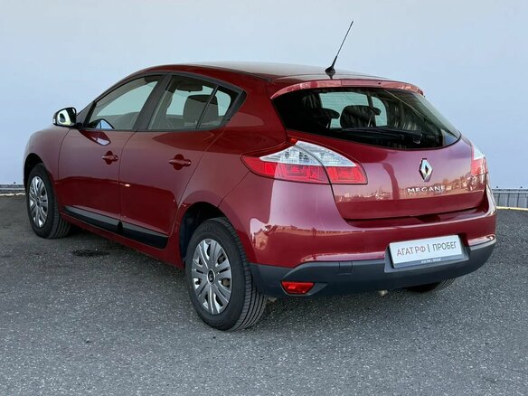 2013 Renault Megane III Рестайлинг, красный, 850000 рублей - вид 6