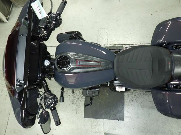 2026 Harley-Davidson CVO Street Glide ST, серый - вид 10