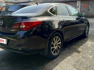 2013 Opel Astra J Рестайлинг, чёрный, 515000 рублей, вид 4