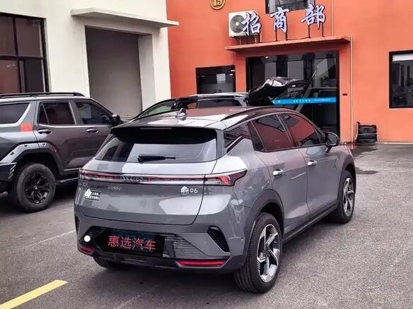 2026 Lynk & Co 06 I Рестайлинг, серый, 1450000 рублей - вид 5