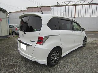 2016 Honda Freed I Рестайлинг 2, белый, 809000 рублей, вид 4