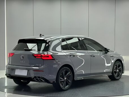 2022 Volkswagen Golf VIII, серый, 1990000 рублей, вид 3