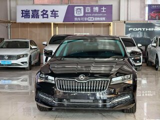 2023 Skoda Superb III Рестайлинг, чёрный, 1560000 рублей, вид 2