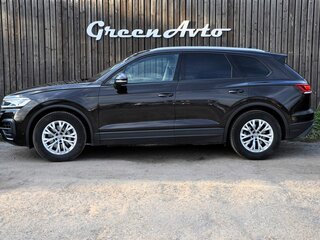 2020 Volkswagen Touareg III, коричневый, 4650000 рублей, вид 2