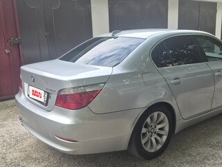 2008 BMW 5 серии 530i V (E60/E61) Рестайлинг, серебристый, 1500000 рублей, вид 3