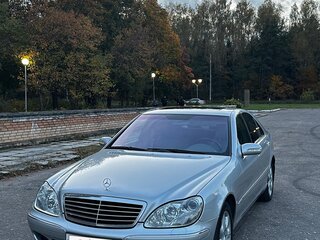 2003 Mercedes-Benz S-Класс 500 IV (W220) Рестайлинг, серебристый, 900000 рублей, вид 2