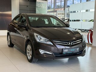 2016 Hyundai Solaris I Рестайлинг, коричневый, 747000 рублей, вид 3