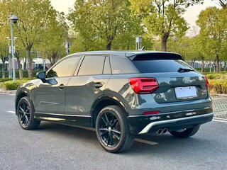 2021 Audi Q2 L I, зелёный, 1890071 рублей, вид 4